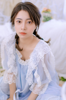 大炕诱女初尝云雨
